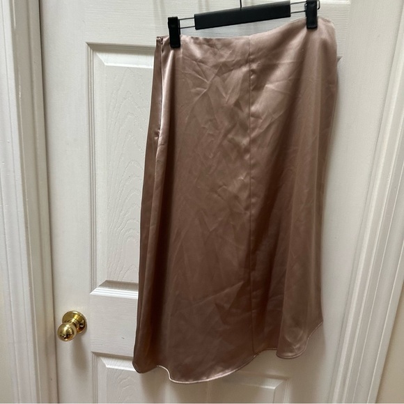 NEW Zara A-LINE SILHOUETTE SATIN EFFECT SKIRT tan cream - Picture 7 of 9